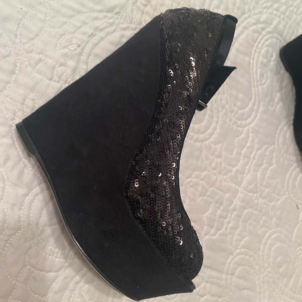 Steve Madden black platform